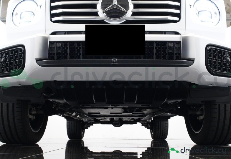 Mercedes G-class White
