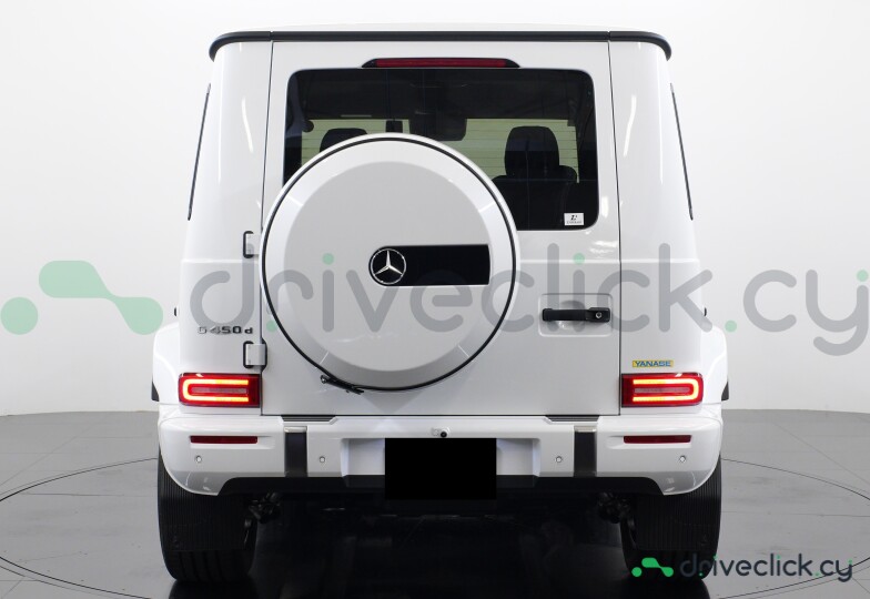 Mercedes G-class White