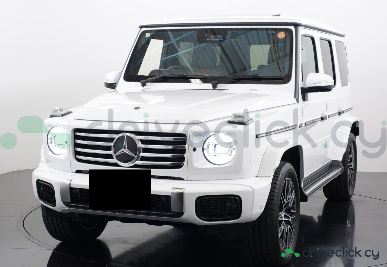 Mercedes G-class White
