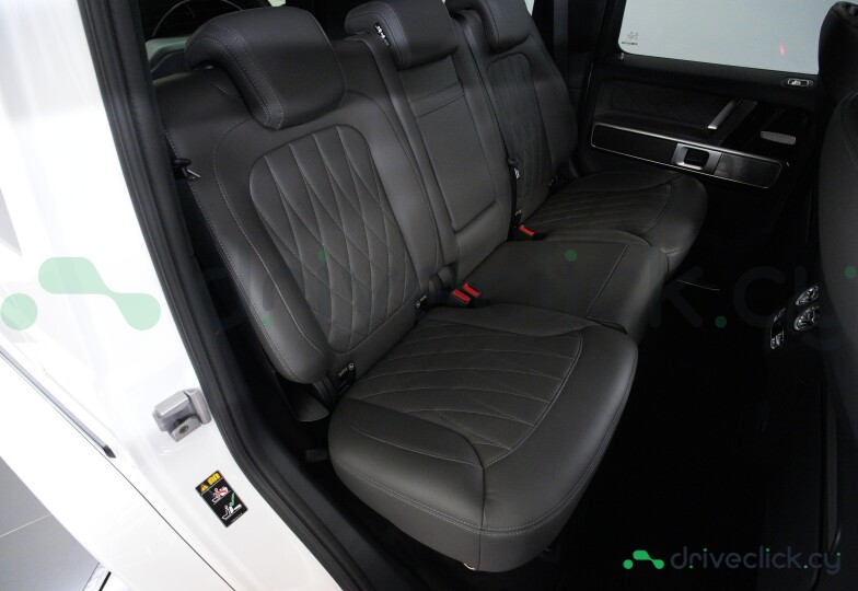 Mercedes G-class White