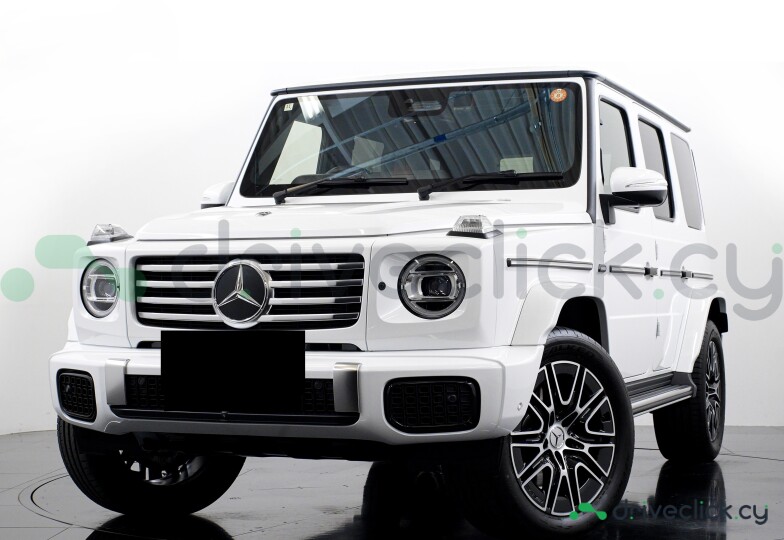 Mercedes G-class White