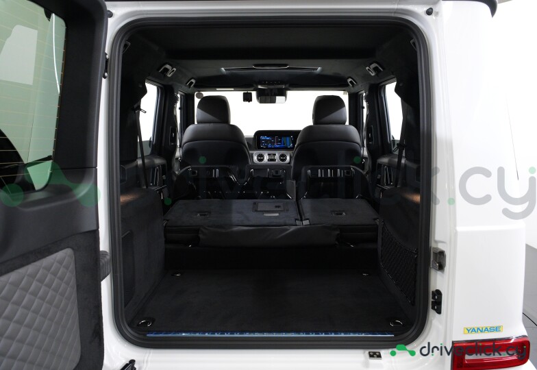 Mercedes G-class White