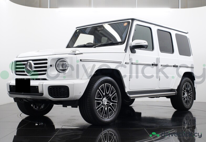 Mercedes G-class White