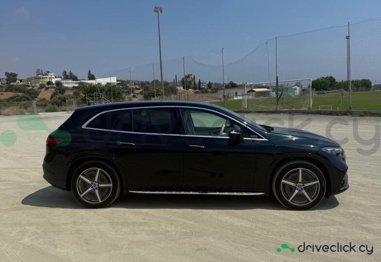 Mercedes EQS SUV Green