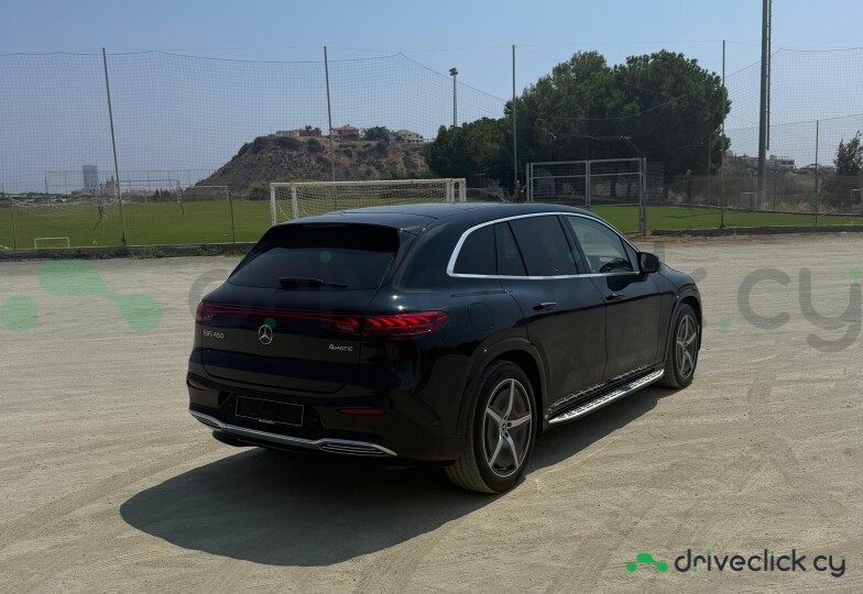 Mercedes EQS SUV Green