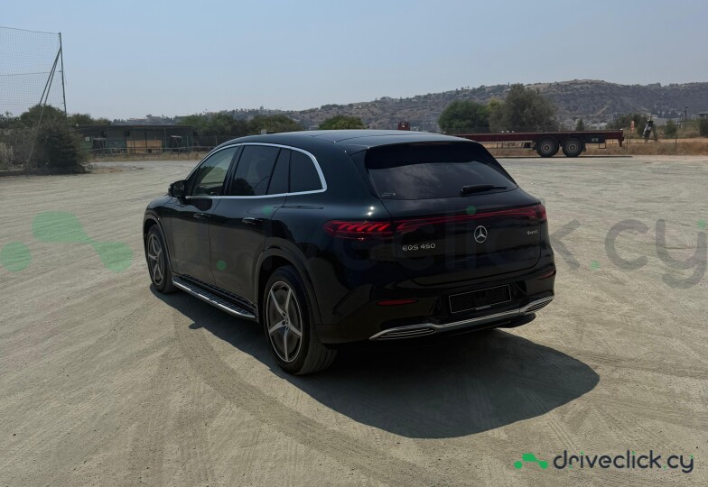 Mercedes EQS SUV Green