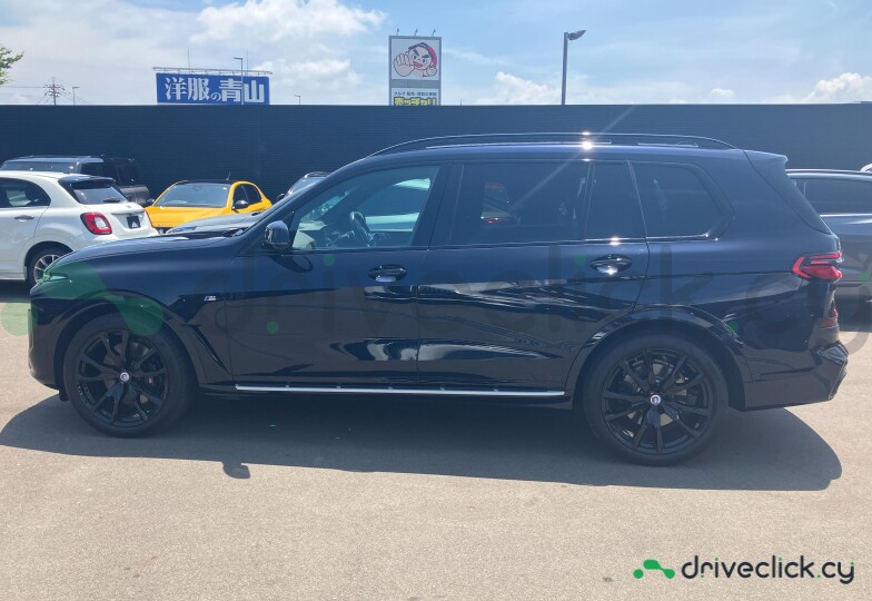 BMW X7 Black