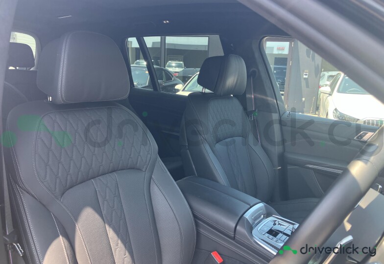 BMW X7 Black
