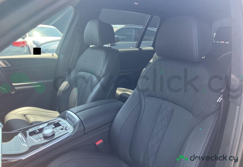 BMW X7 Black