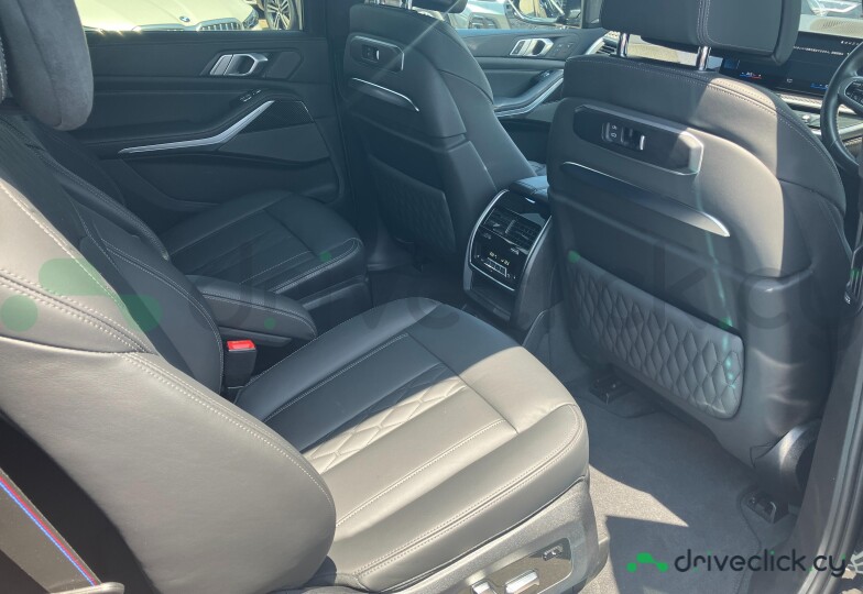 BMW X7 Black
