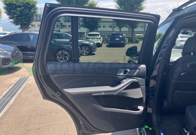 BMW X7 Black