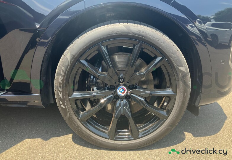 BMW X7 Black