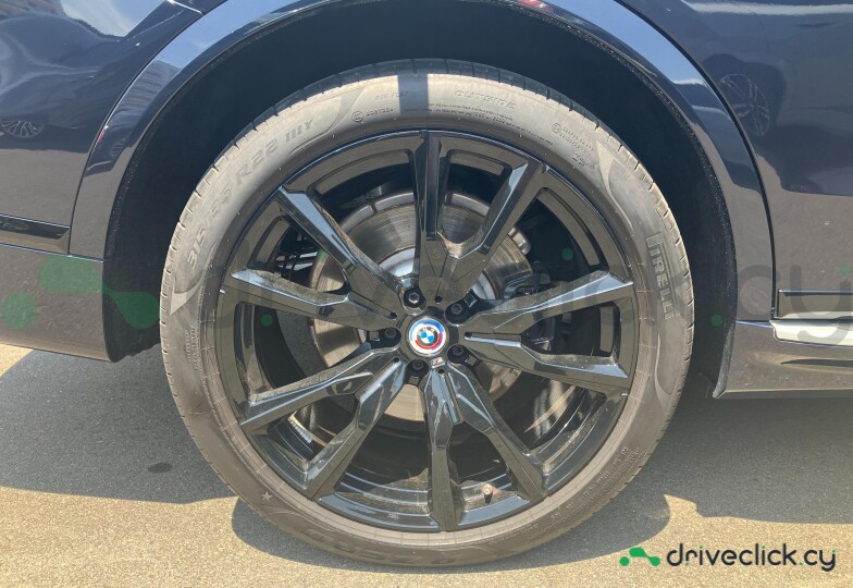 BMW X7 Black
