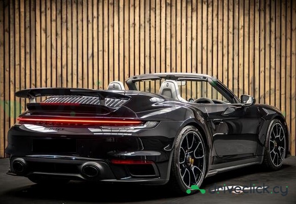 Porsche 911 Black