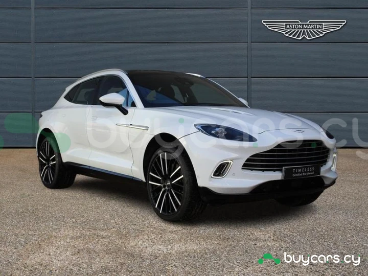 Aston Martin DBX Белый