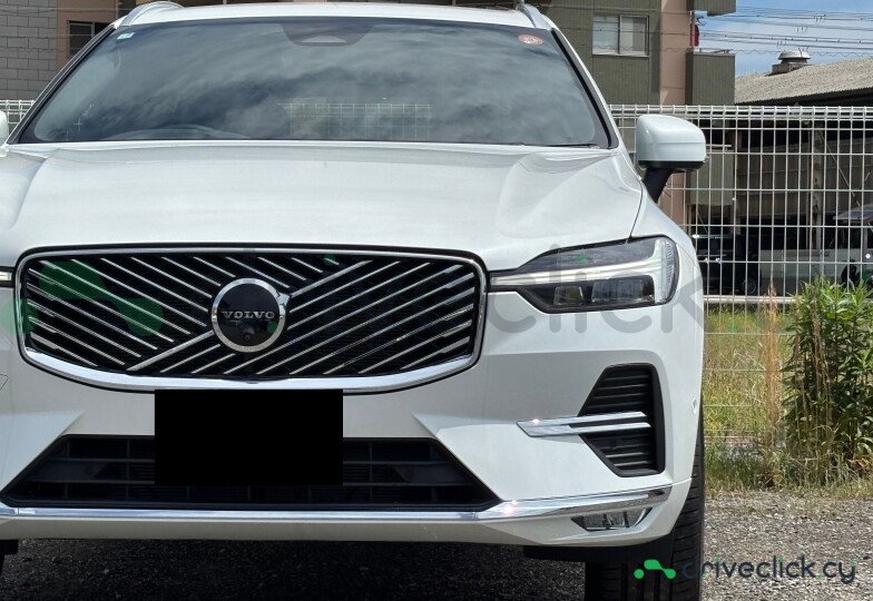Volvo XC60 White