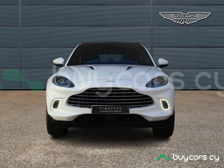 Aston Martin DBX Белый