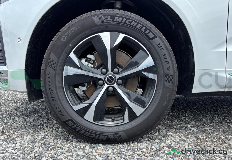Volvo XC60 White