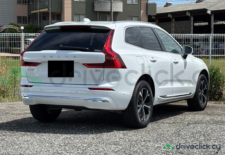 Volvo XC60 White