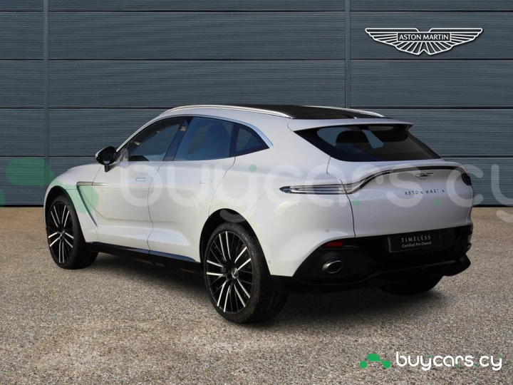 Aston Martin DBX Белый