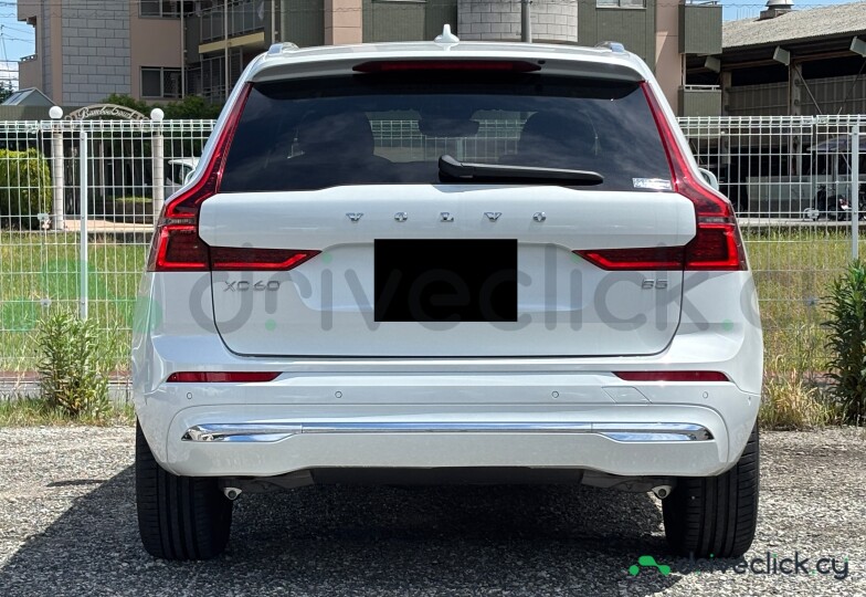 Volvo XC60 White