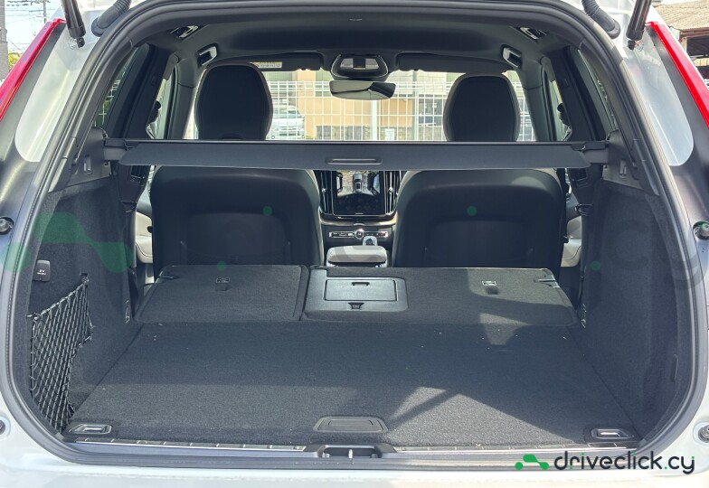 Volvo XC60 White