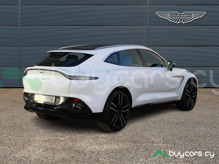 Aston Martin DBX Белый