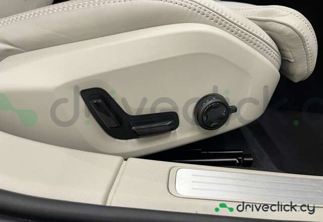 Volvo V60 White