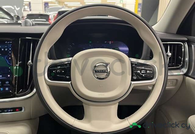 Volvo V60 White