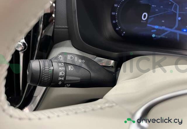 Volvo V60 White