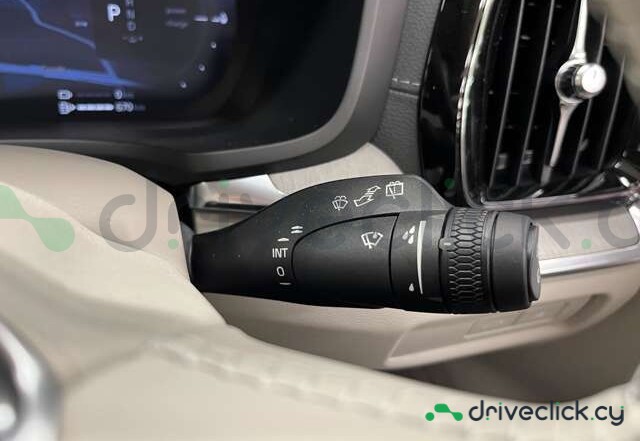 Volvo V60 White