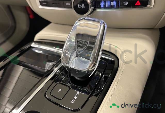Volvo V60 White