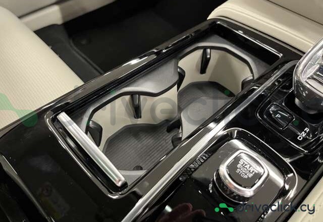 Volvo V60 White