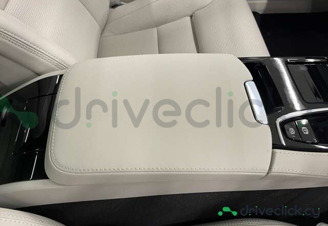 Volvo V60 White