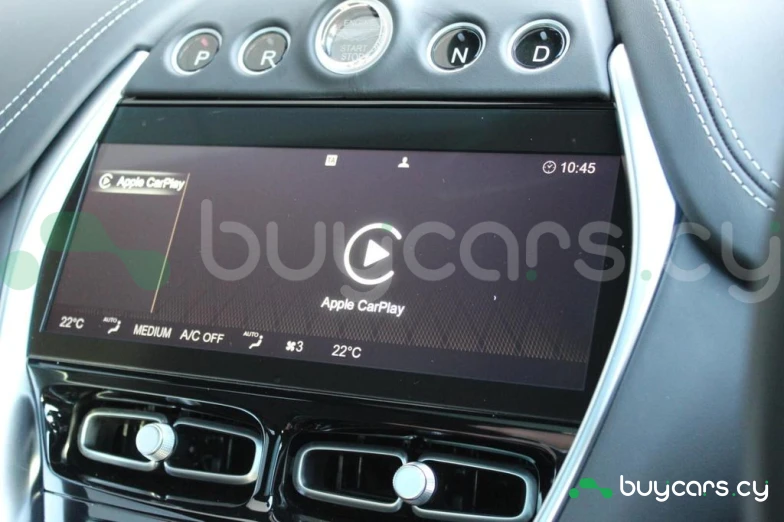 Aston Martin DBX Белый