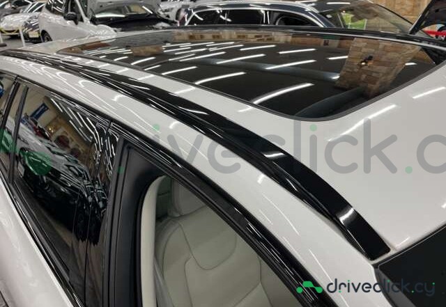 Volvo V60 White
