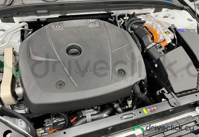 Volvo V60 White