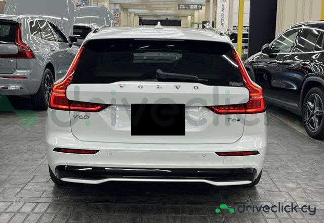 Volvo V60 White