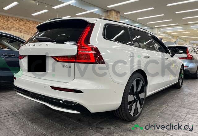 Volvo V60 White