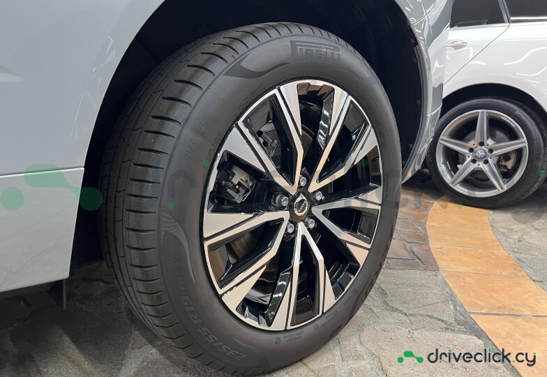 Volvo XC60 Grey