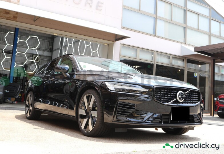 Volvo V60 Black