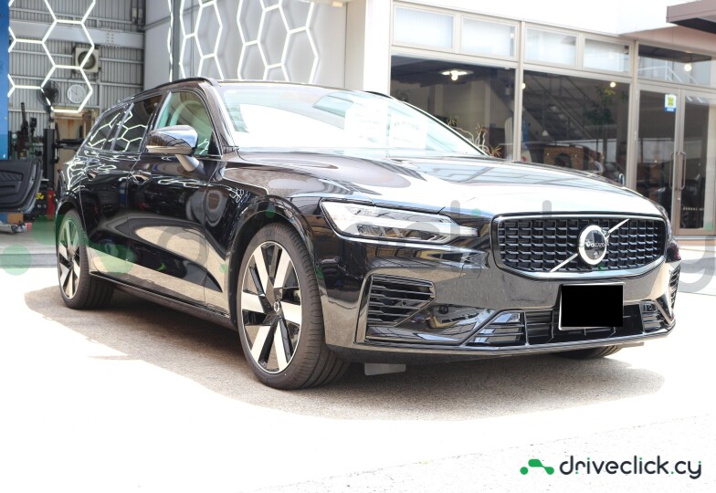 Volvo V60 Black