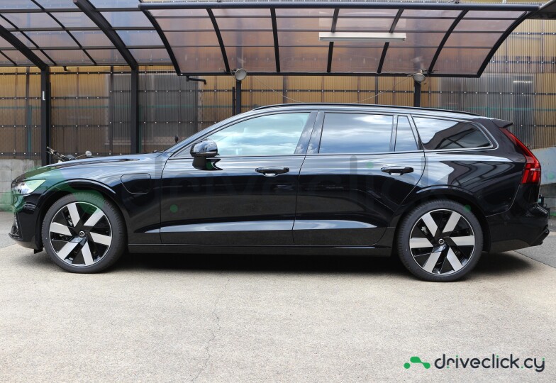 Volvo V60 Black