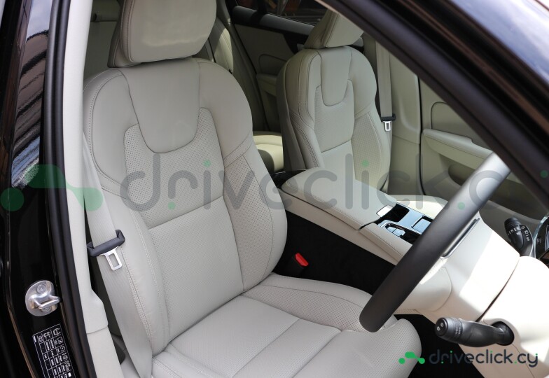 Volvo V60 Black