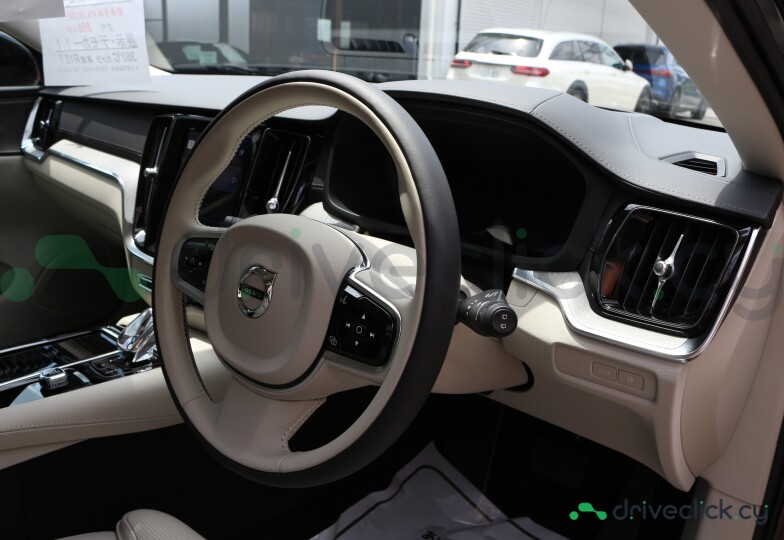 Volvo V60 Black