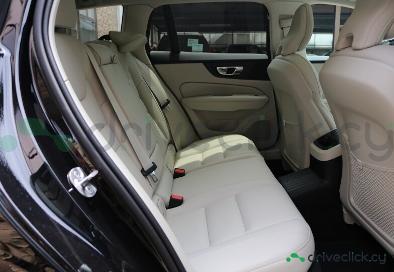 Volvo V60 Black