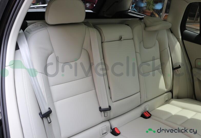 Volvo V60 Black