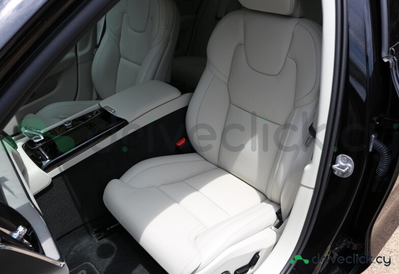 Volvo V60 Black