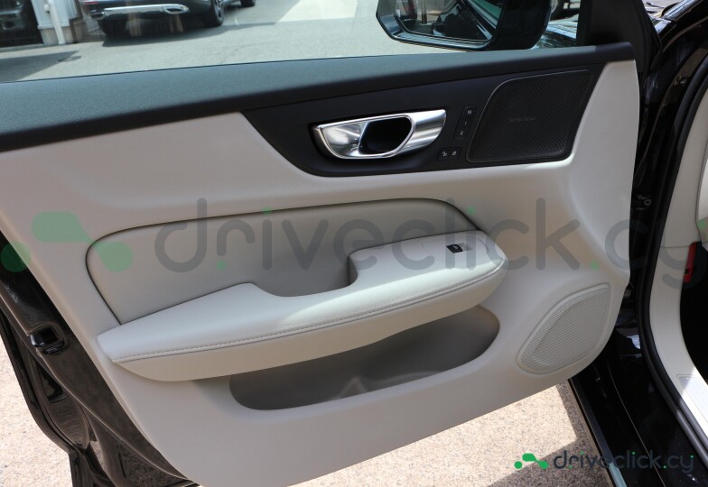 Volvo V60 Black