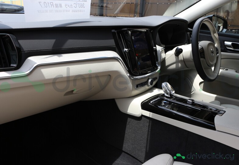 Volvo V60 Black